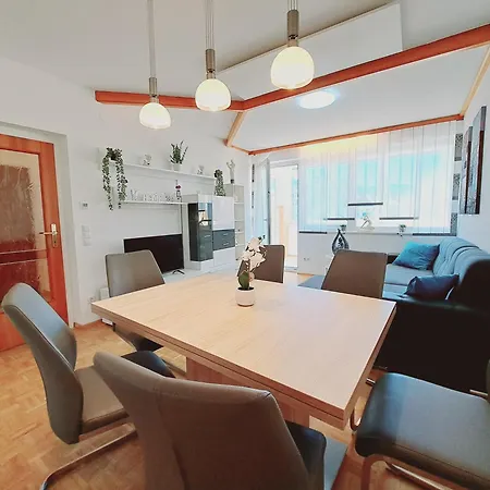 Naehe Redbull Ring アパート *