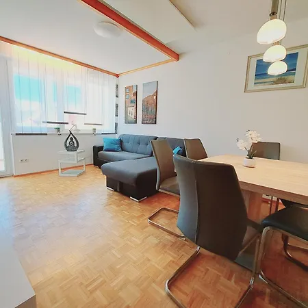 Naehe Redbull Ring アパート